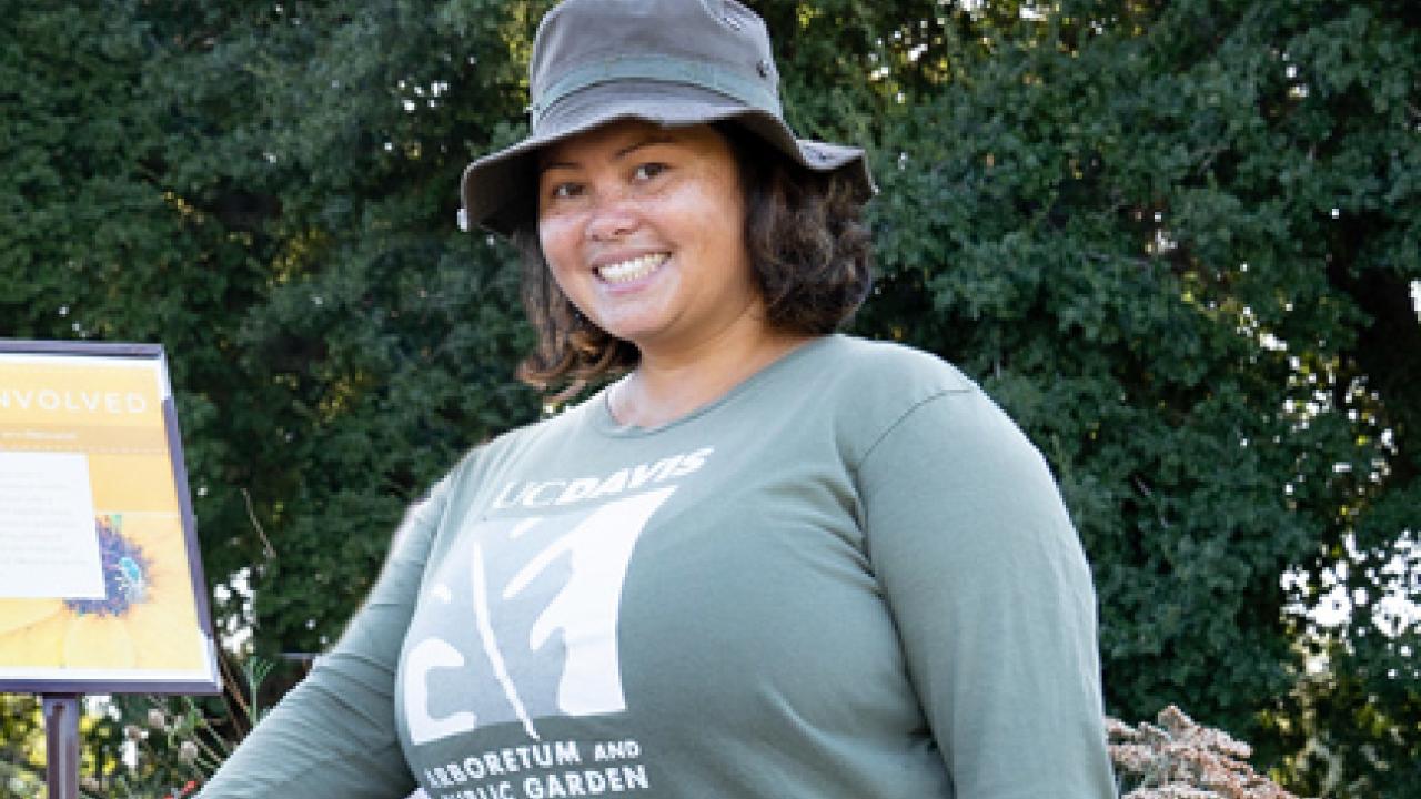 Image of UC Davis Arboretum and Public Garden GATEways Horticulturist Rachel Davis.