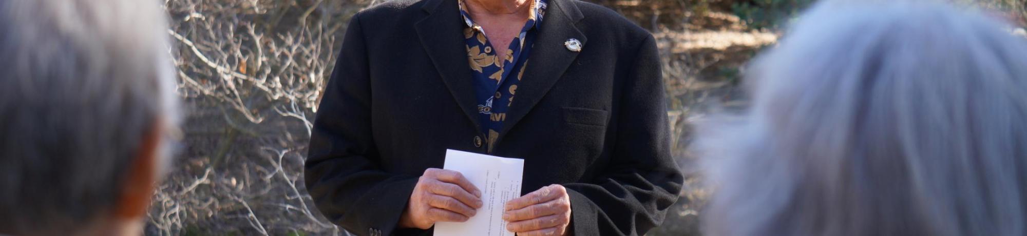 Image of Warren G. Roberts speaking at a UC Davis Arboretum and Public Garden donor event.